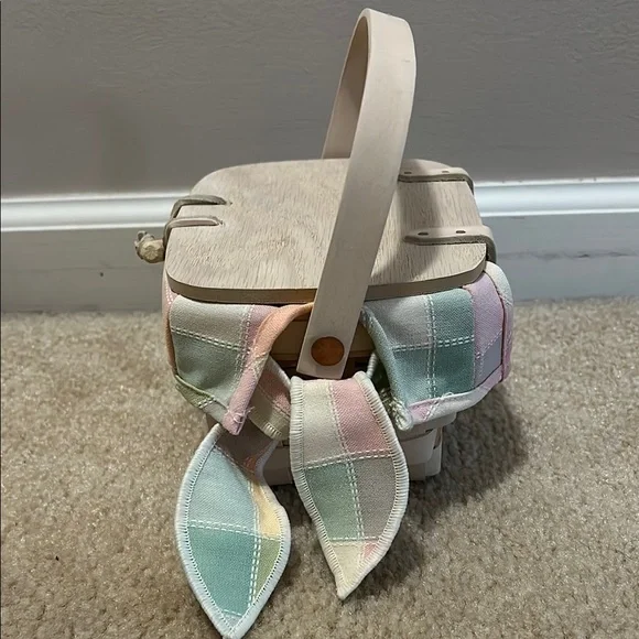 Pastel Plaid Woven Basket with Handle - Picture 4 of 13